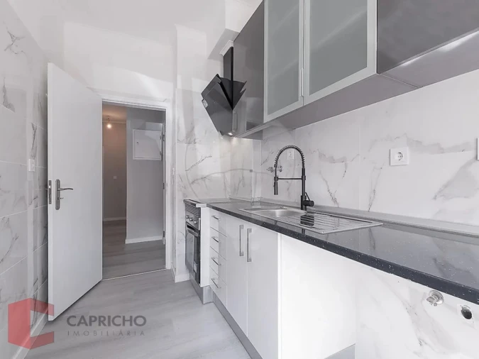 Apartamento T2 para Venda em Benfica Foto 10