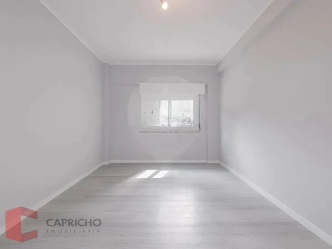Apartamento T2 para Venda em Benfica Foto 11