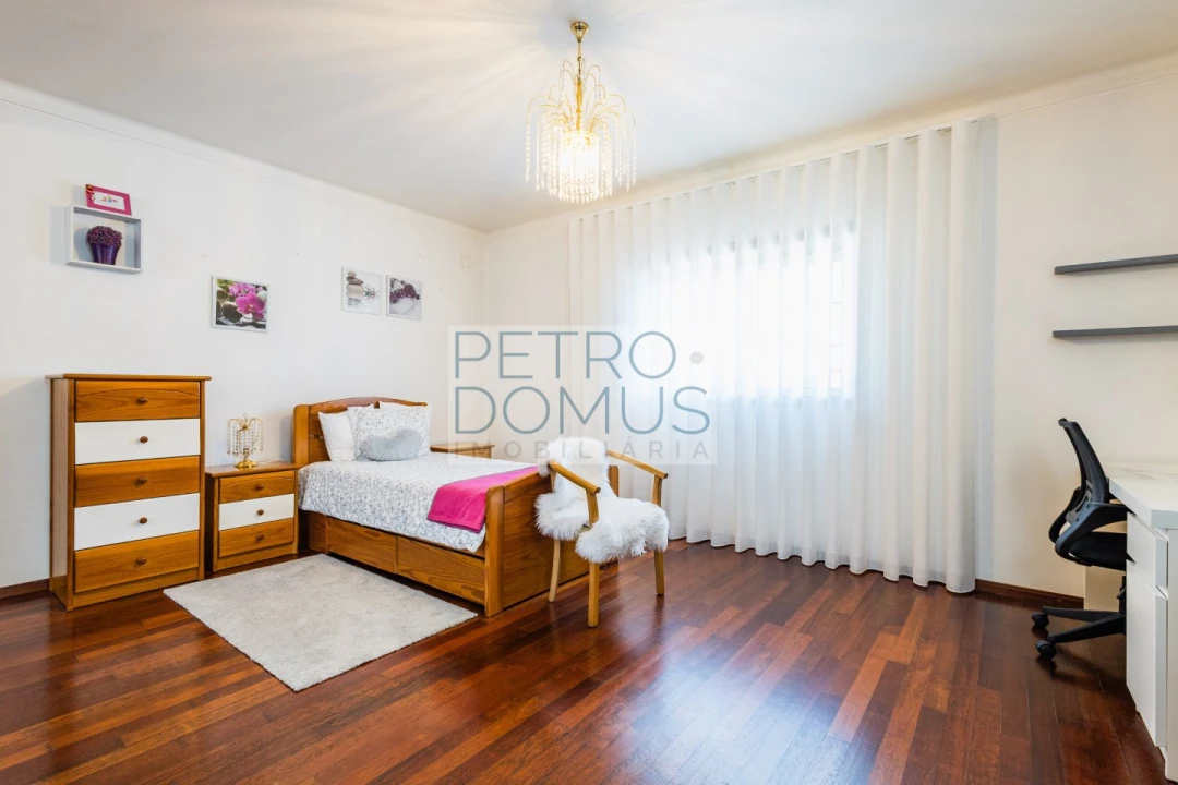 Moradia T4 para Venda em Maceira Foto 17