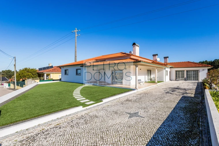 Moradia T4 para Venda em Maceira Foto 36