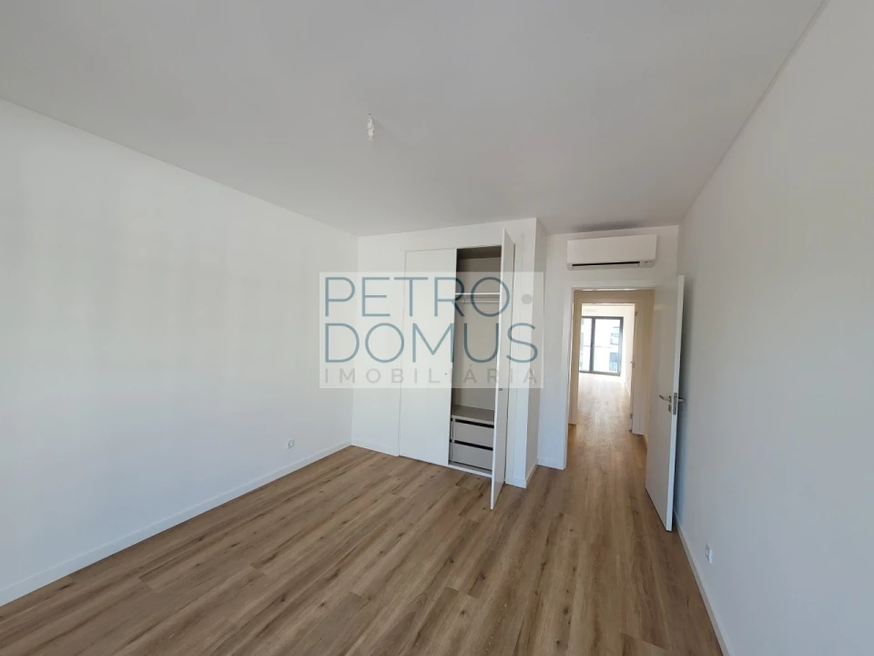 Apartamento T2 para Arrendamento em Campolide Foto 20