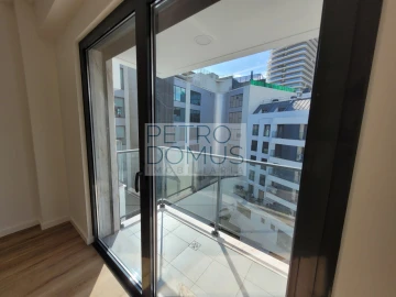 Apartamento T2 para Arrendamento em Campolide