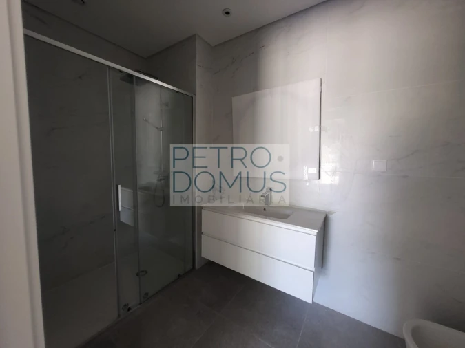 Apartamento T3 para Venda em Leiria, Pousos, Barreira e Cortes Foto 16