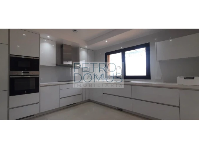 Moradia T4 para Venda em Marrazes e Barosa Foto 6