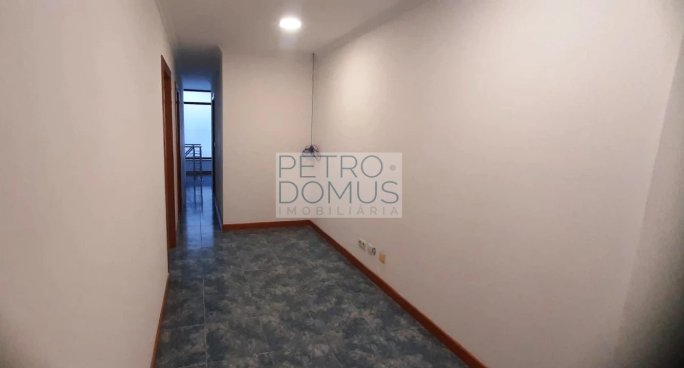 Loja para Arrendamento em Marrazes e Barosa Foto 6