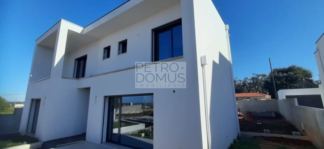 Moradia T4 para Venda em Marrazes e Barosa Foto 5