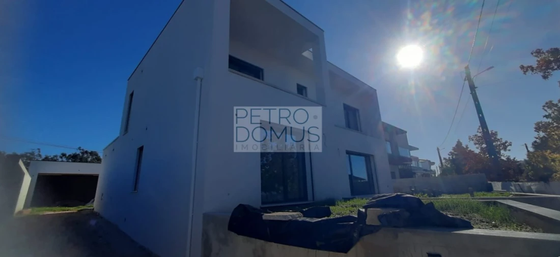 Moradia T4 para Venda em Marrazes e Barosa Foto 8