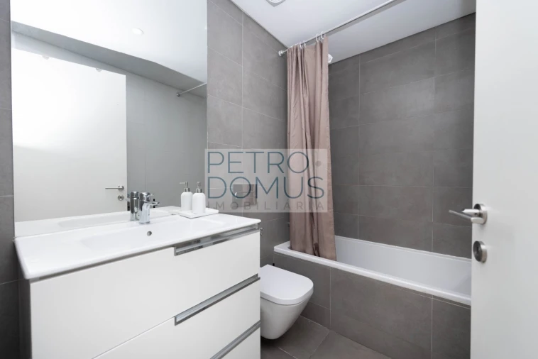 Apartamento T3 para Venda em Seixal, Arrentela e Aldeia de Paio Pires Foto 14