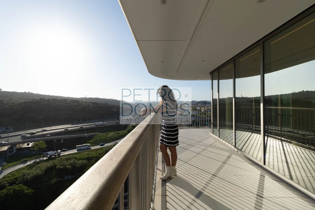 Apartamento T2 para Venda em Campolide Foto 4