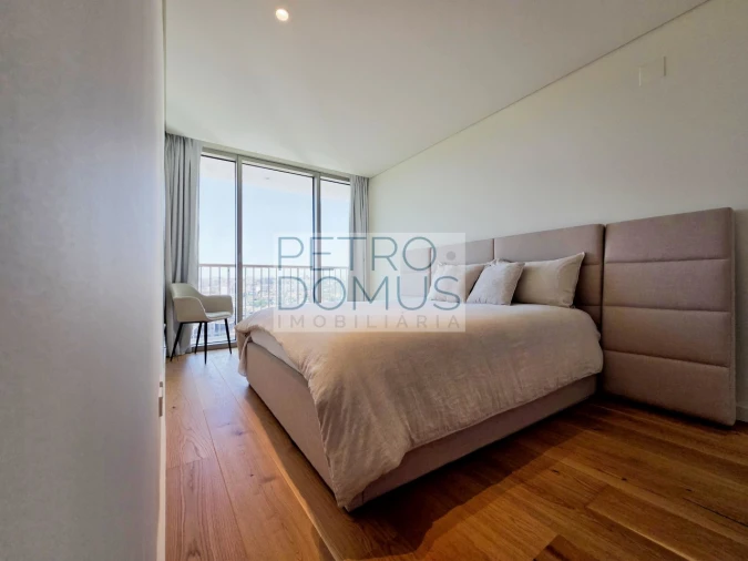Apartamento T2 para Venda em Campolide Foto 9