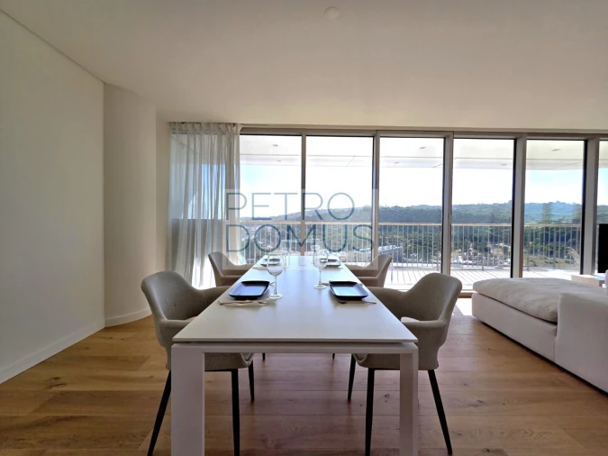 Apartamento T2 para Venda em Campolide Foto 2