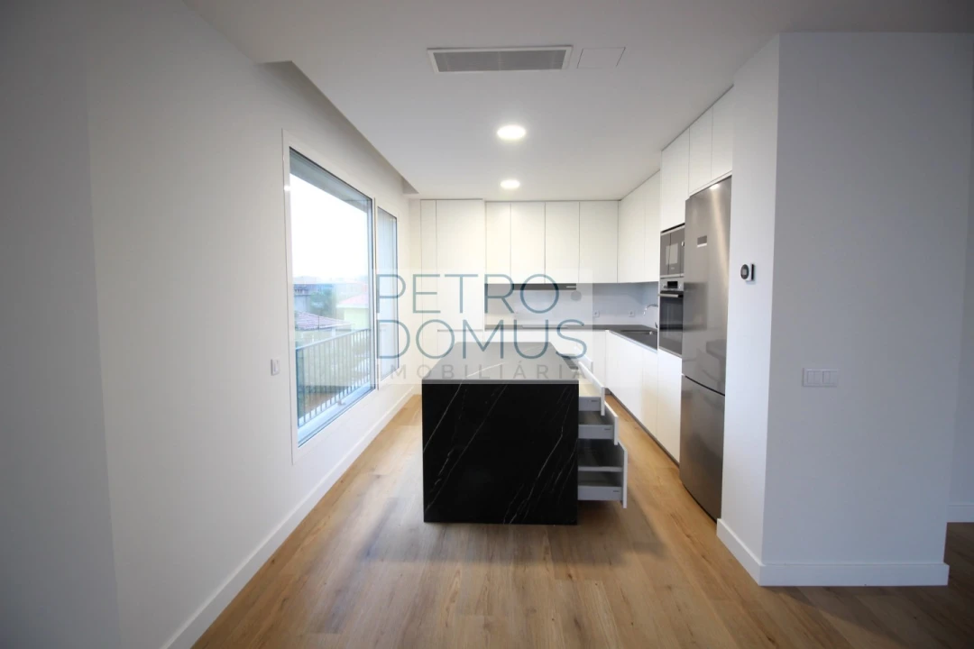 Apartamento T3 para Venda em Leiria, Pousos, Barreira e Cortes Foto 1