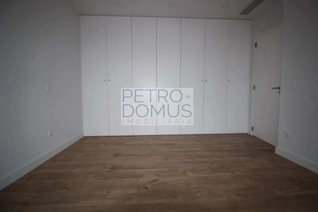 Apartamento T3 para Venda em Leiria, Pousos, Barreira e Cortes Foto 10