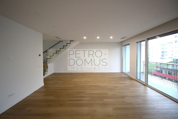 Apartamento T3 para Venda em Leiria, Pousos, Barreira e Cortes Foto 2