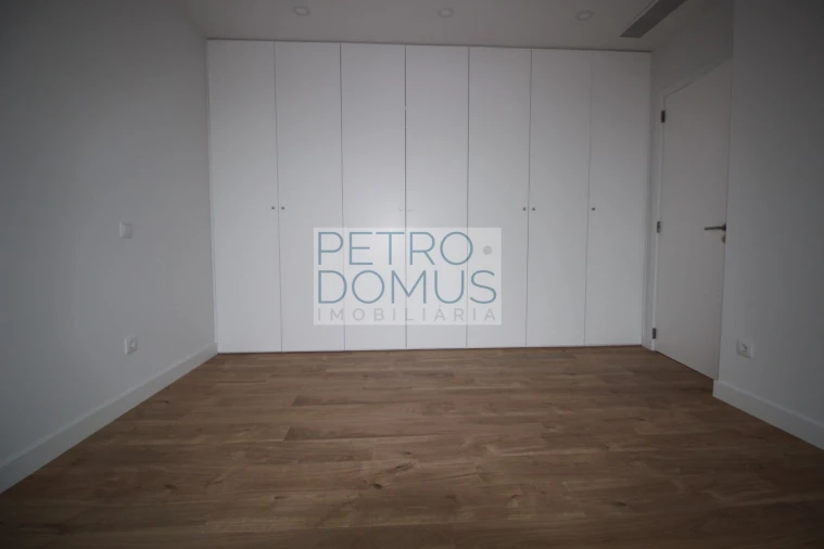 Apartamento T3 para Venda em Leiria, Pousos, Barreira e Cortes Foto 10