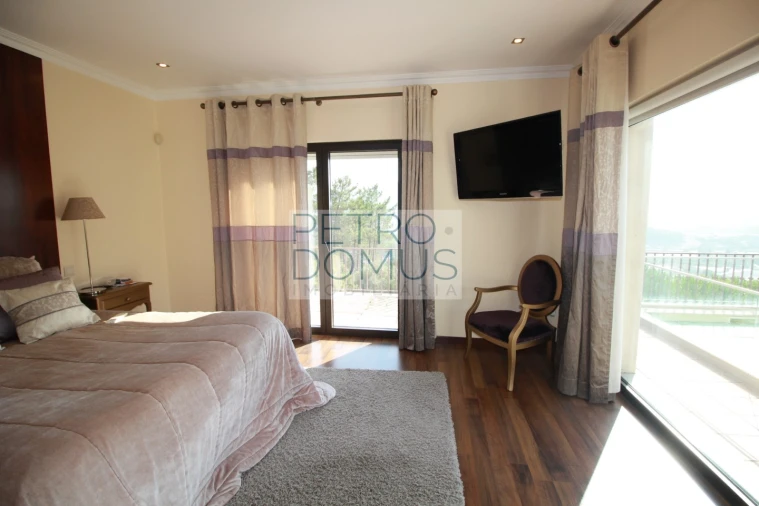 Moradia T4 para Venda em Porto de Mós - São João Baptista e São Pedro Foto 17