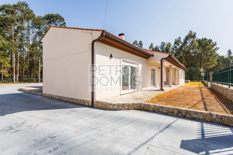 Moradia T4 para Venda em Marinha Grande Foto 44