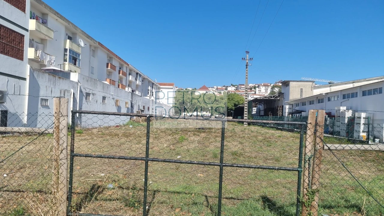 Terreno para Venda em Porto de Mós - São João Baptista e São Pedro Foto 3