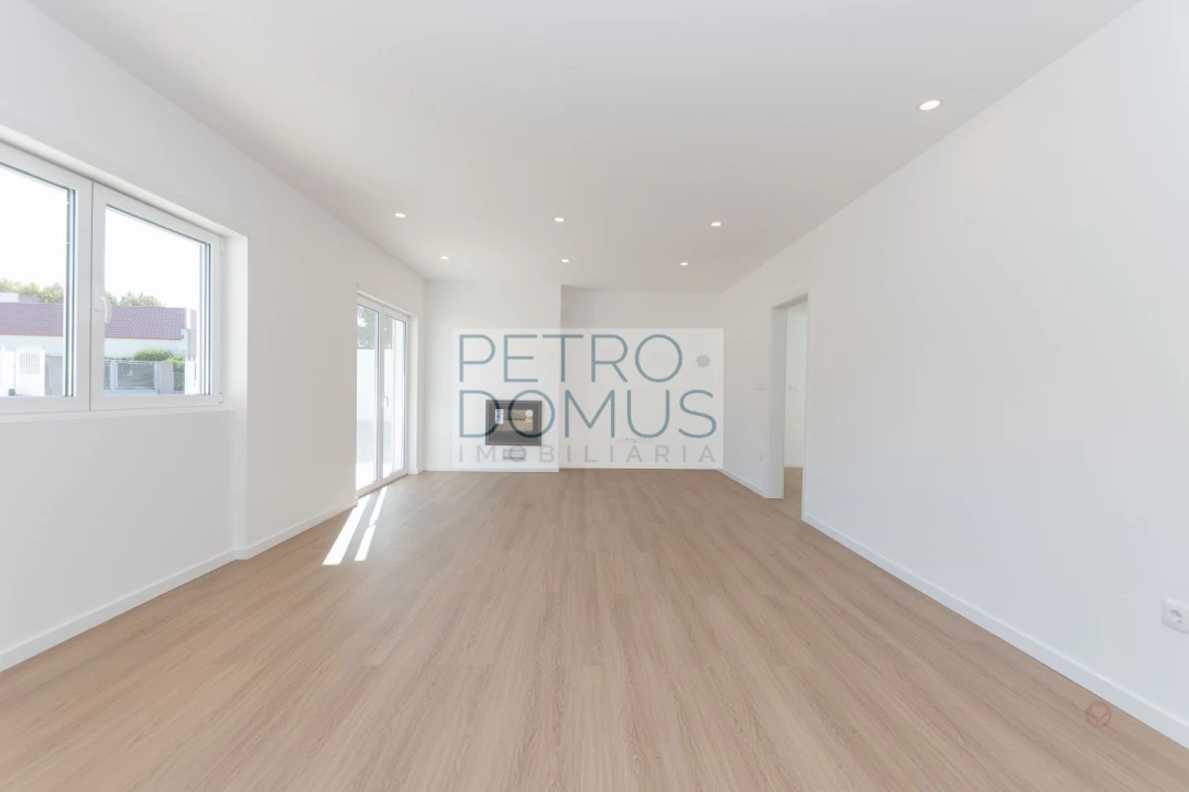 Moradia T4 para Venda em Marinha Grande Foto 5