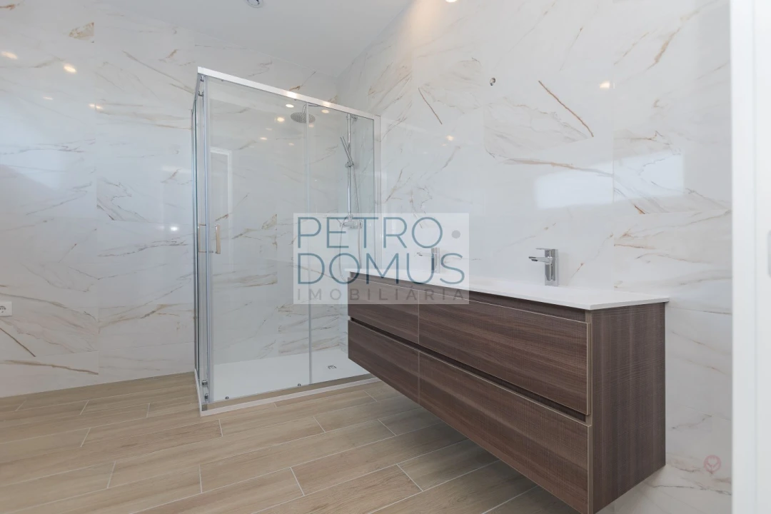 Moradia T4 para Venda em Marinha Grande Foto 9