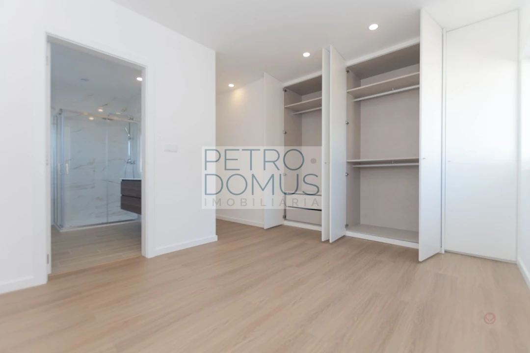 Moradia T4 para Venda em Marinha Grande Foto 13