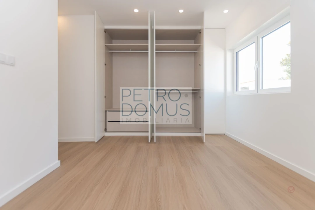 Moradia T4 para Venda em Marinha Grande Foto 12