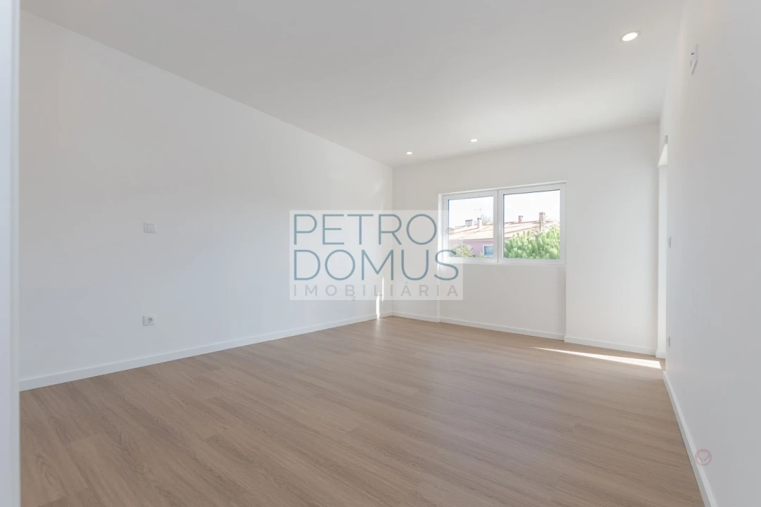 Moradia T4 para Venda em Marinha Grande Foto 36