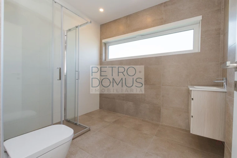 Moradia T4 para Venda em Marinha Grande Foto 38