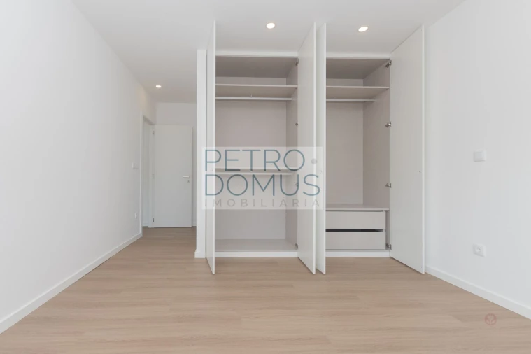 Moradia T4 para Venda em Marinha Grande Foto 39