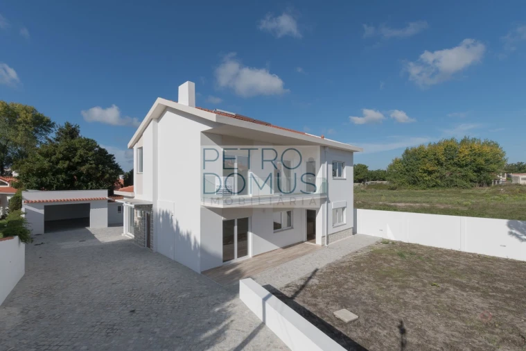 Moradia T4 para Venda em Marinha Grande Foto 42