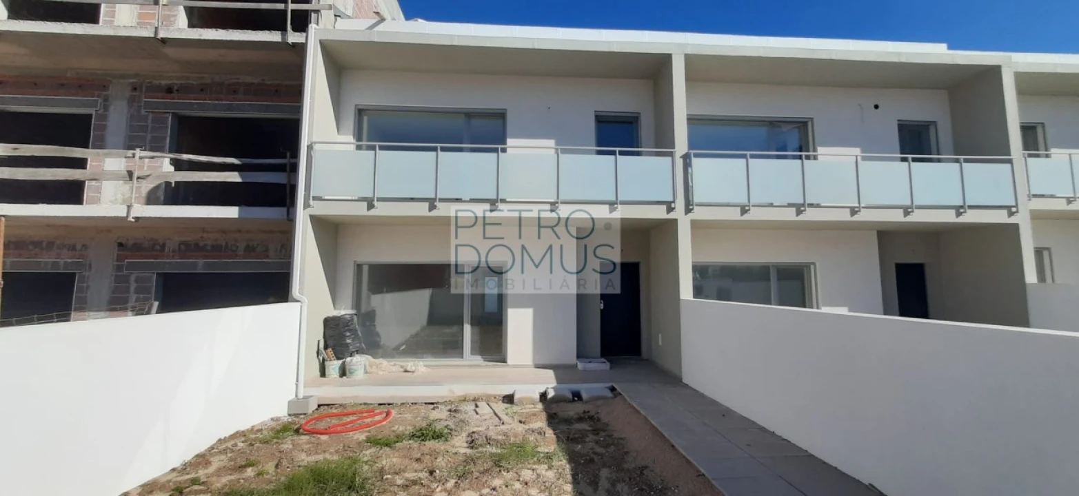 Moradia T4 para Venda em Leiria, Pousos, Barreira e Cortes Foto 1