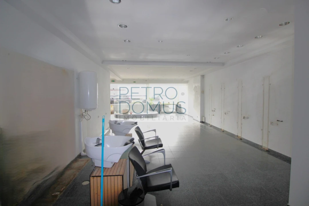 Loja para Arrendamento em Leiria, Pousos, Barreira e Cortes Foto 4