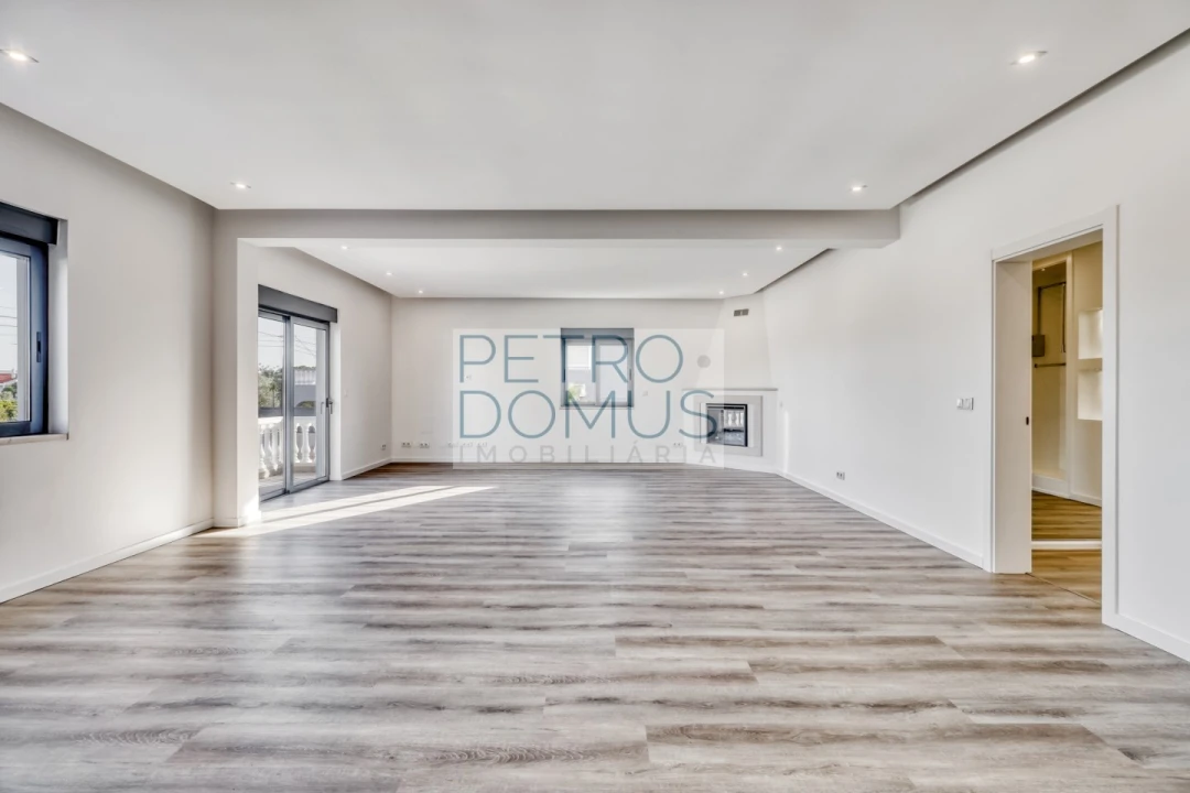 Moradia T7 para Venda em Almancil Foto 22