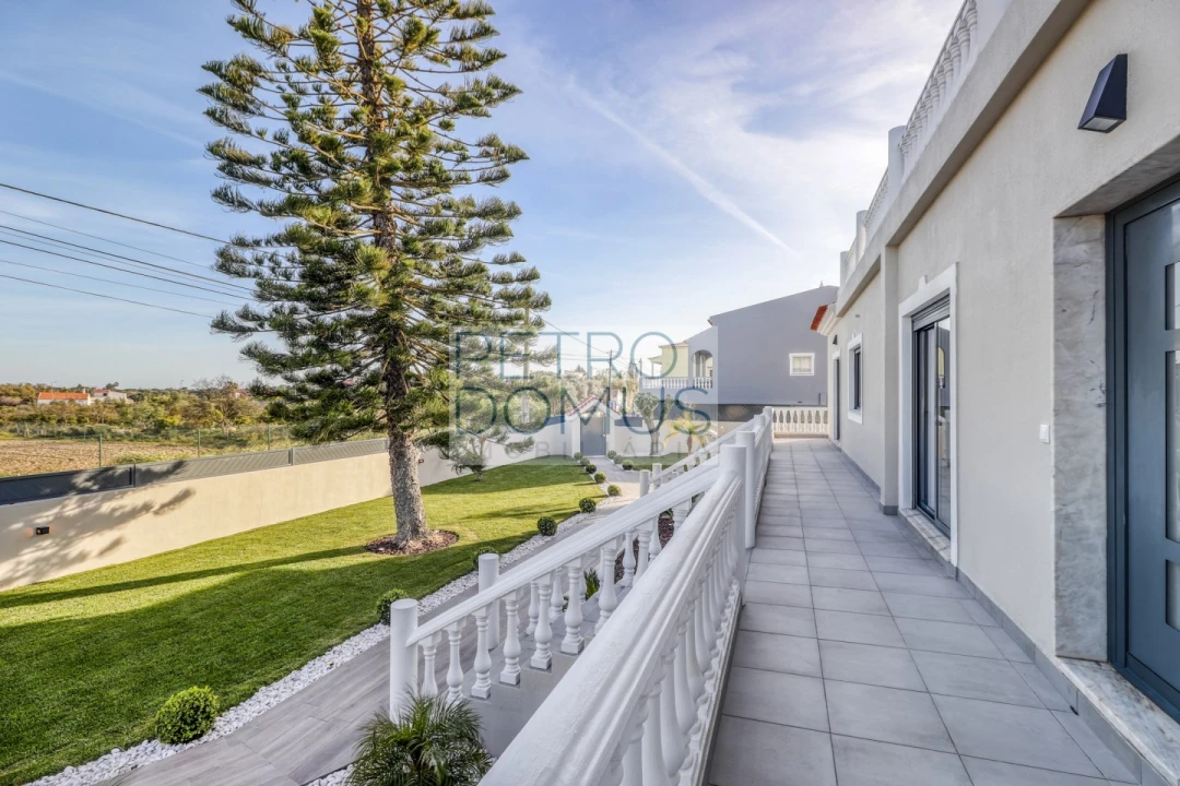 Moradia T7 para Venda em Almancil Foto 27