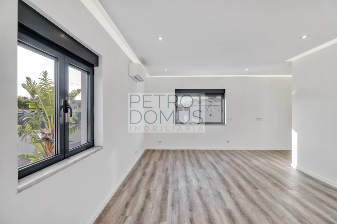 Moradia T7 para Venda em Almancil Foto 30