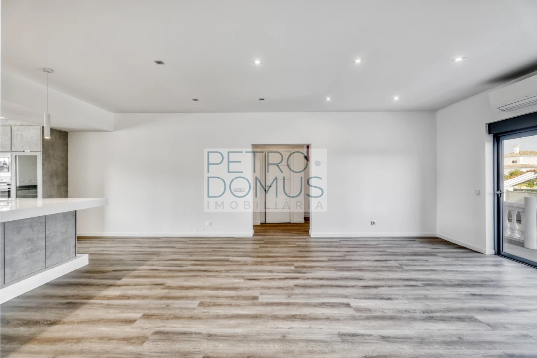 Moradia T7 para Venda em Almancil Foto 33