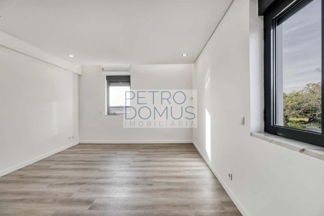 Moradia T7 para Venda em Almancil Foto 49