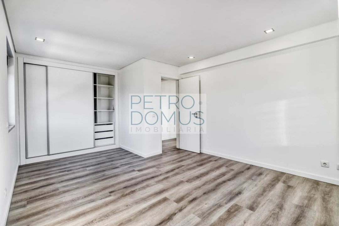 Moradia T7 para Venda em Almancil Foto 50