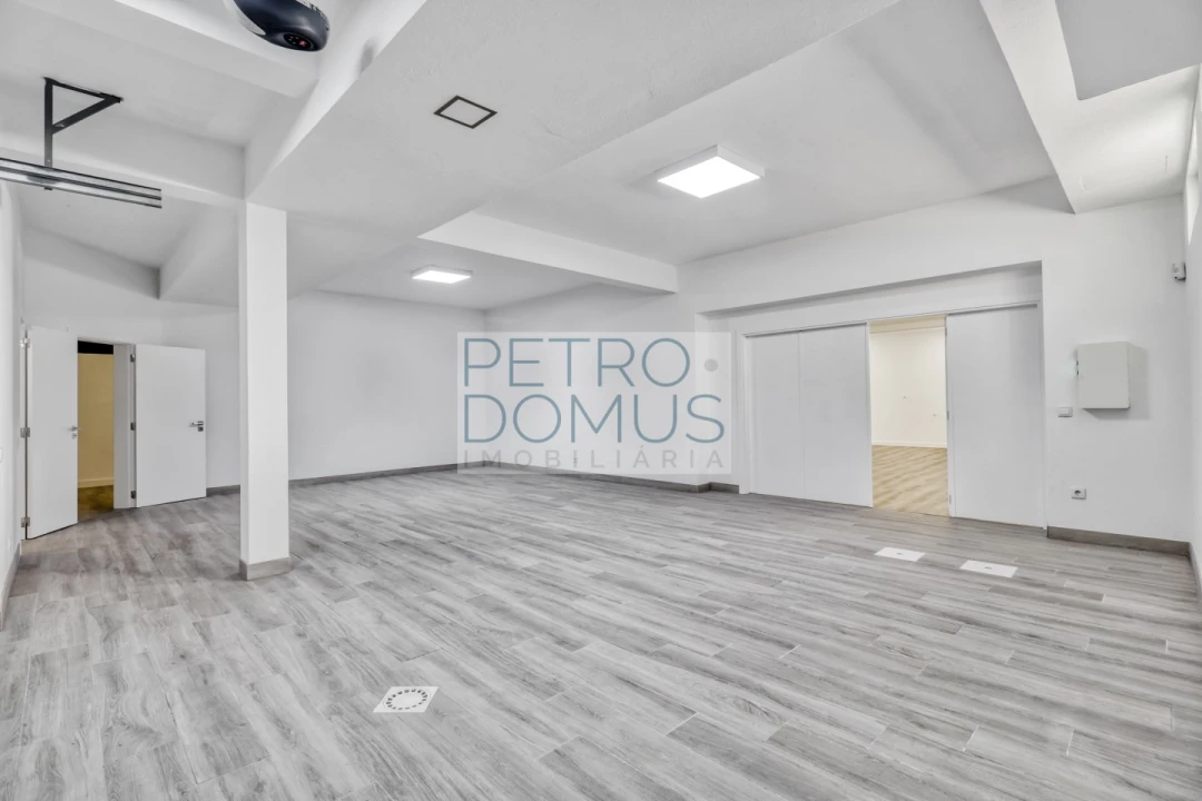 Moradia T7 para Venda em Almancil Foto 64