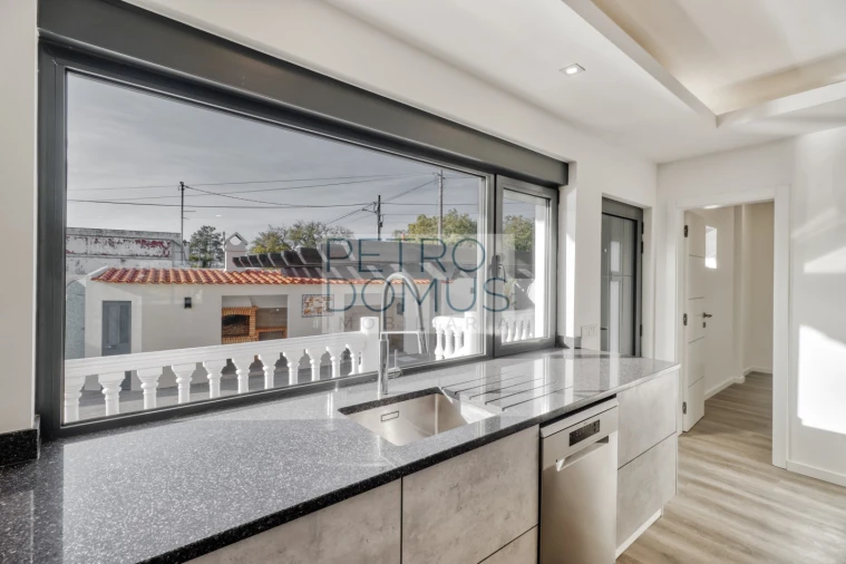 Moradia T7 para Venda em Almancil Foto 17