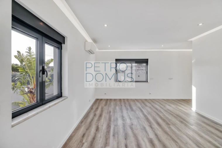 Moradia T7 para Venda em Almancil Foto 30