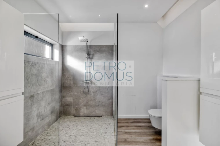 Moradia T7 para Venda em Almancil Foto 32