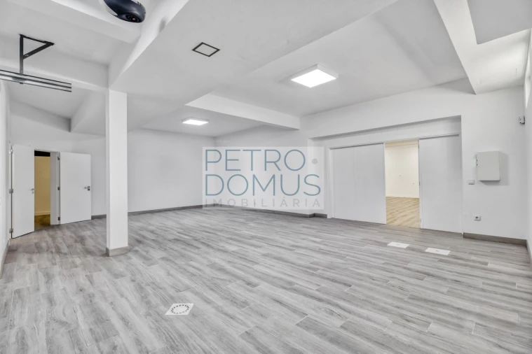 Moradia T7 para Venda em Almancil Foto 64