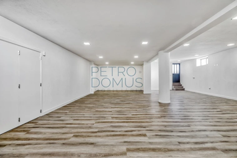 Moradia T7 para Venda em Almancil Foto 66