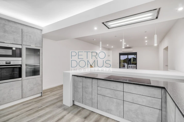 Moradia T7 para Venda em Almancil Foto 77