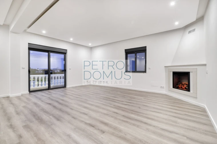 Moradia T7 para Venda em Almancil Foto 80