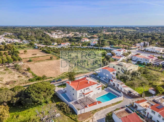 Moradia T7 para Venda em Almancil Foto 83