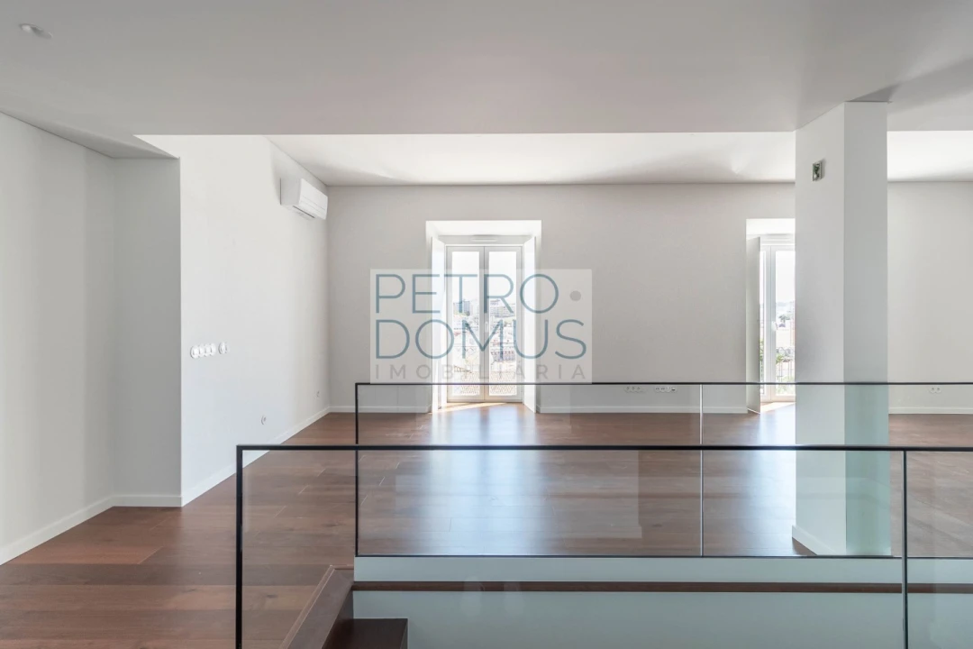 Apartamento T4 para Venda em Leiria, Pousos, Barreira e Cortes Foto 9