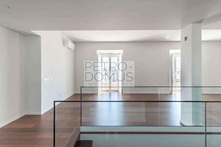 Apartamento T4 para Venda em Leiria, Pousos, Barreira e Cortes Foto 9