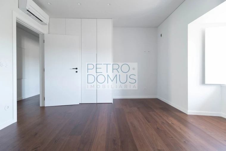 Apartamento T4 para Venda em Leiria, Pousos, Barreira e Cortes Foto 17